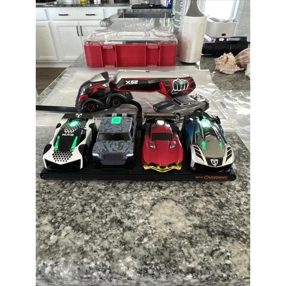 6 Anki Drive Cars & Semi w/ Charging Pods #019‎